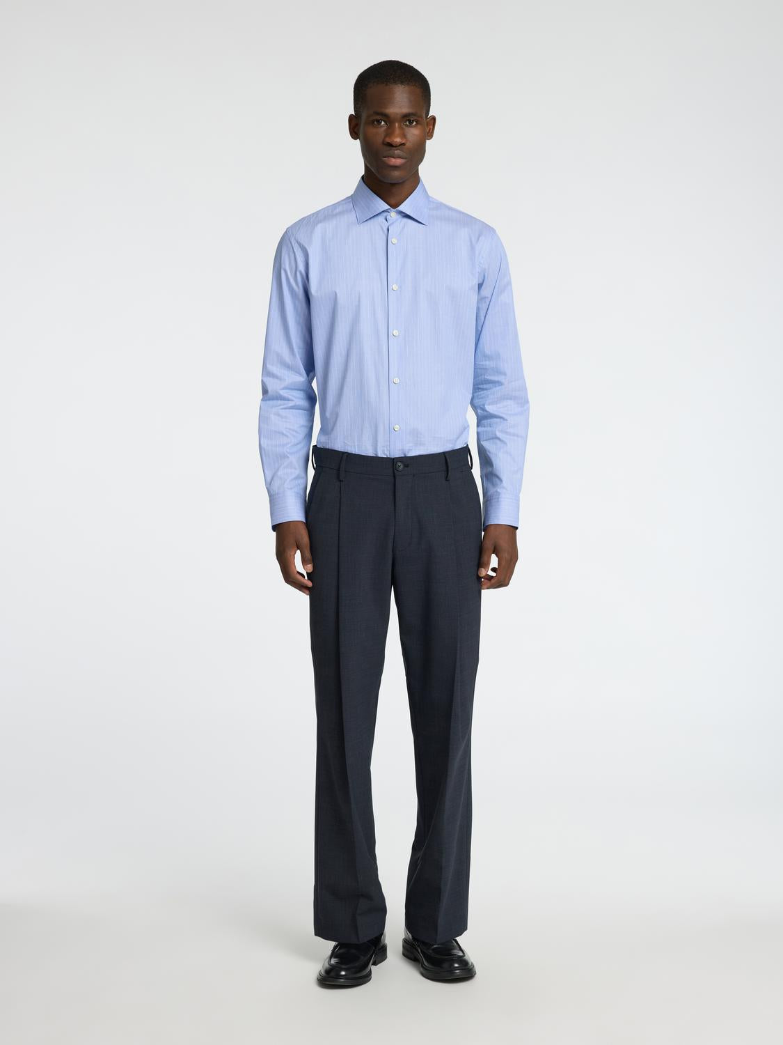 model_shot-front_full